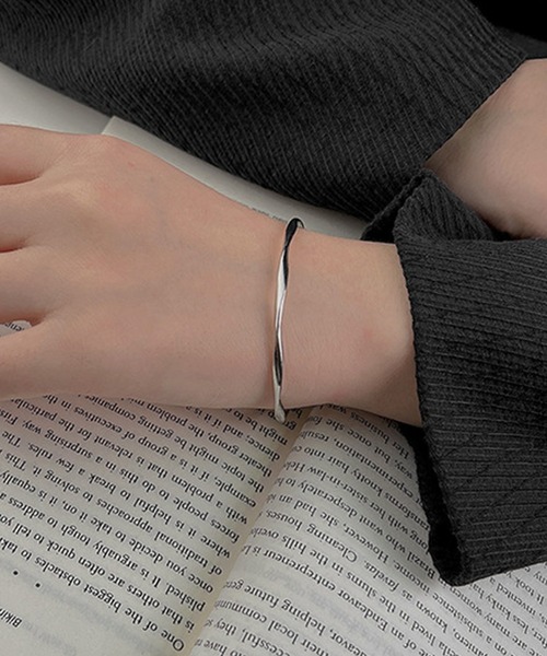 Anne  2トーン パヴェ ツイスト バングル ブレスレット Narrow Twist Bangle / ツイスト バングル シルバー925【it's 12