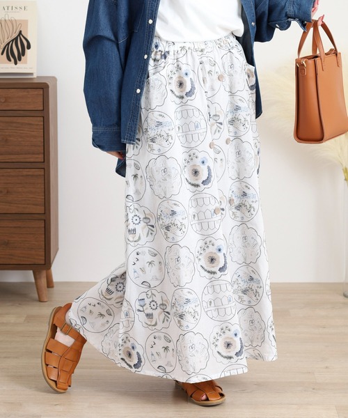 Emago(イマゴ)の「EMAGO リメイク総柄刺繍スカート(スカート・レディース・ネイビー/ホワイト・FREE)」の2枚目の写真