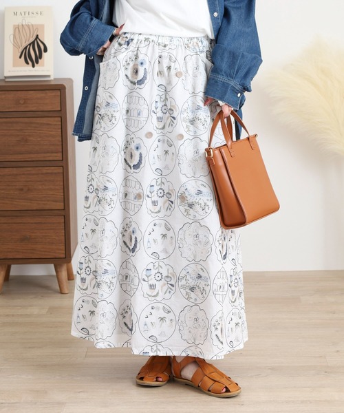 Emago(イマゴ)の「EMAGO リメイク総柄刺繍スカート(スカート・レディース・ネイビー/ホワイト・FREE)」の4枚目の写真