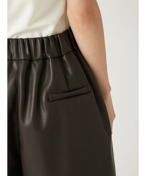 FRAY I.D(フレイアイディー)の「レースヘムレザーライクショートパンツ(その他パンツ・レディース・ブラウン/ブラック/グレイッシュベージュ・0/1)」の17枚目の写真