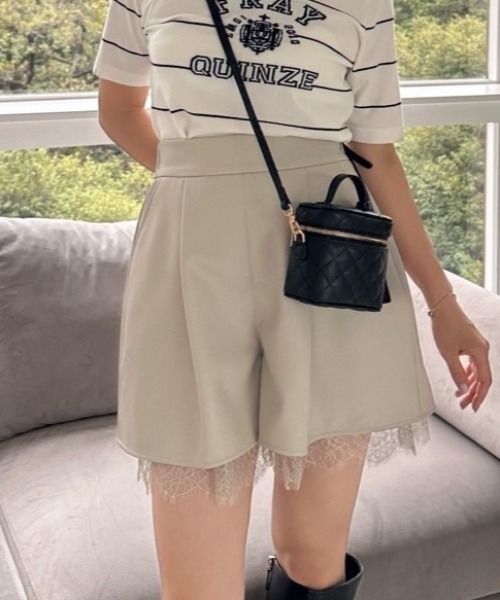 FRAY I.D(フレイアイディー)の「レースヘムレザーライクショートパンツ(その他パンツ・レディース・ブラウン/ブラック/グレイッシュベージュ・0/1)」の3枚目の写真