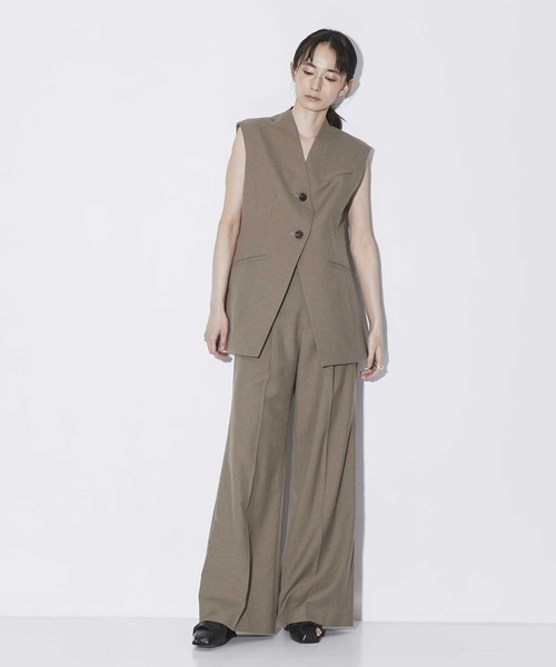 AKIRANAKA(アキラナカ)の「【AKIRANAKA/アキラナカ】EX.V Neck Gilet/別注Vネックジレベスト(ベスト・レディース・ブラウン・FREE)」の2枚目の写真