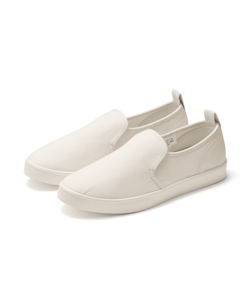 無印良品（ムジルシリョウヒン）の「婦人　柔らかい中敷を使用した　撥水スリッポンスニーカー（スニーカー・レディース・ブラック/オフホワイト・22.5cm/23.0cm/23.5cm/24.0cm/24.5cm/25.0cm）」の2枚目の写真