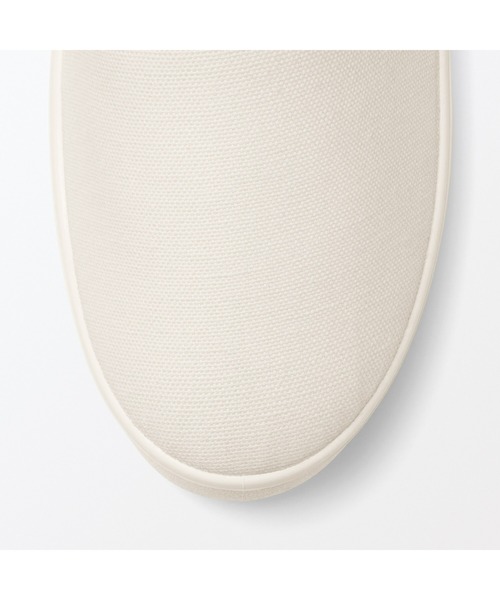 無印良品（ムジルシリョウヒン）の「婦人　柔らかい中敷を使用した　撥水スリッポンスニーカー（スニーカー・レディース・ブラック/オフホワイト・22.5cm/23.0cm/23.5cm/24.0cm/24.5cm/25.0cm）」の9枚目の写真