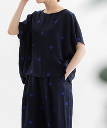 リネンレーヨンpolka刺繍ノーカラートップス