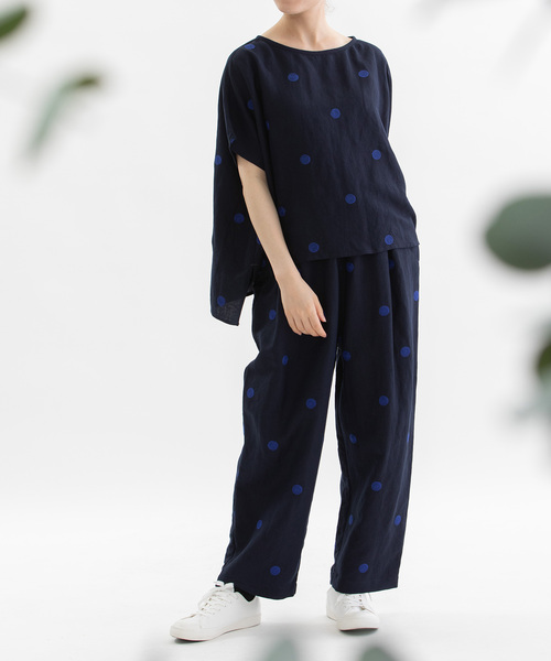nop de nod(ノップドゥノッド)の「リネンレーヨンpolka刺繍ノーカラートップス(シャツ/ブラウス・レディース・ネイビー/ブラック/ダークグレー・M)」の10枚目の写真