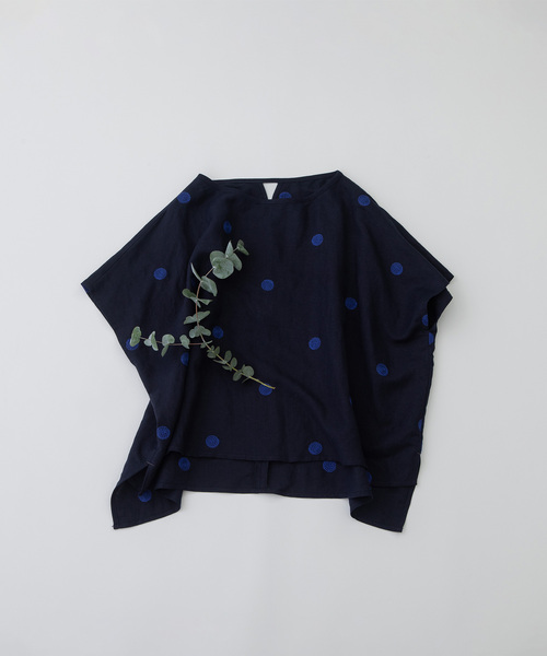 nop de nod(ノップドゥノッド)の「リネンレーヨンpolka刺繍ノーカラートップス(シャツ/ブラウス・レディース・ネイビー/ブラック/ダークグレー・M)」の6枚目の写真