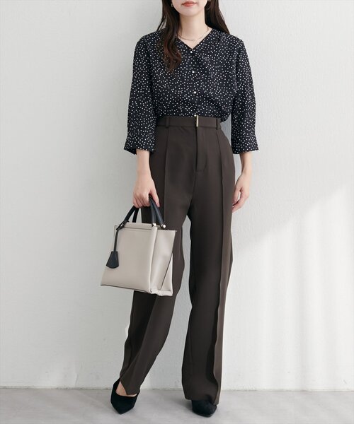 natural couture（ナチュラルクチュール）の「パール釦Vネック７分袖ブラウス（シャツ/ブラウス・レディース・その他2/その他1/サックスブルー/ピンクベージュ/チャコールグレー/オフホワイト・FREE）」の15枚目の写真