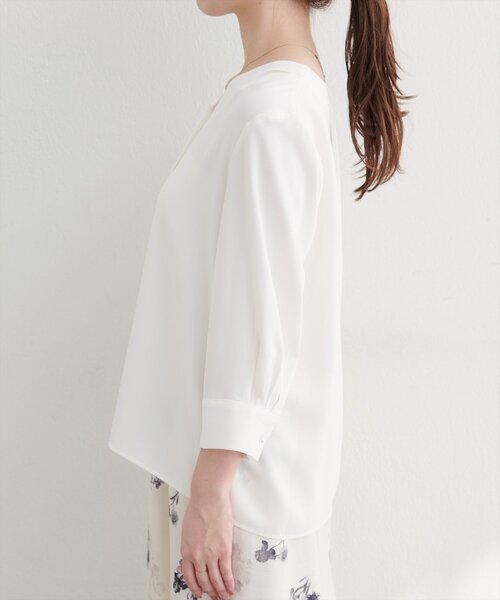 natural couture（ナチュラルクチュール）の「パール釦Vネック７分袖ブラウス（シャツ/ブラウス・レディース・その他2/その他1/サックスブルー/ピンクベージュ/チャコールグレー/オフホワイト・FREE）」の22枚目の写真