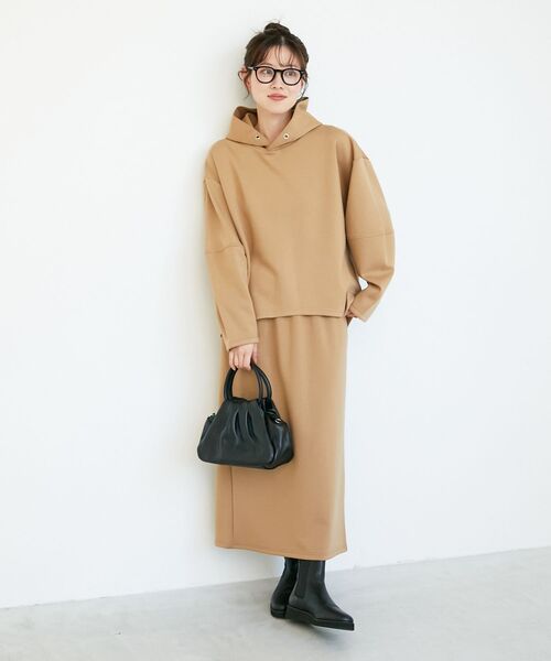 le.coeur blanc（ルクールブラン）の「ダンボールニットパーカー×スカートセット（ワンピース・レディース・ブラック/キャメル・38）」の4枚目の写真