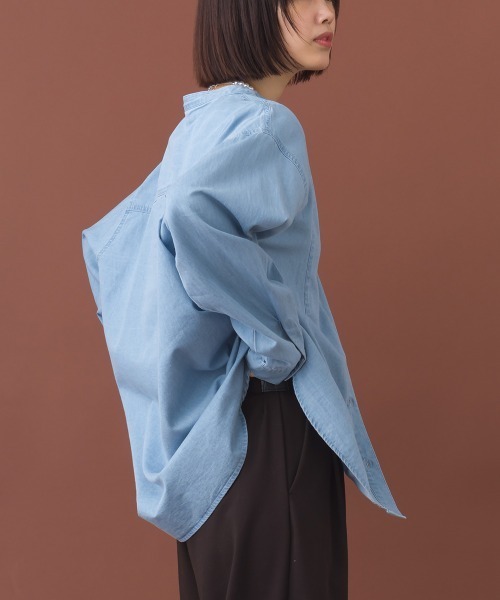 OMNES（オムネス）の「シャンブレーヨーク切替バンドカラー長袖シャツ（シャツ/ブラウス・レディース・ライトブルー/ダークブルー・FREE）」の12枚目の写真