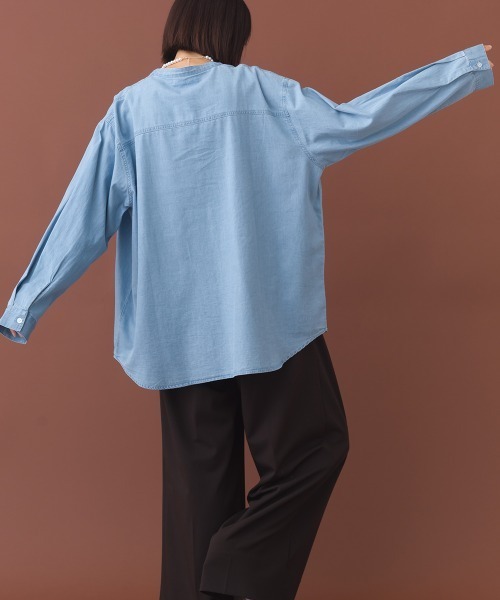 OMNES（オムネス）の「シャンブレーヨーク切替バンドカラー長袖シャツ（シャツ/ブラウス・レディース・ライトブルー/ダークブルー・FREE）」の10枚目の写真