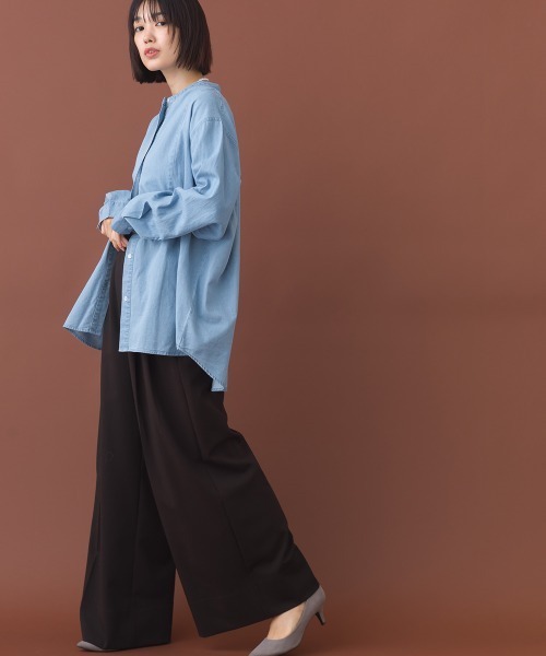 OMNES（オムネス）の「シャンブレーヨーク切替バンドカラー長袖シャツ（シャツ/ブラウス・レディース・ライトブルー/ダークブルー・FREE）」の9枚目の写真