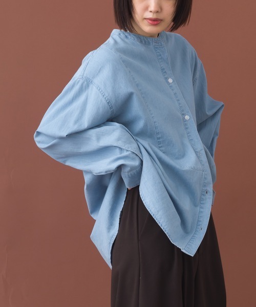 OMNES（オムネス）の「シャンブレーヨーク切替バンドカラー長袖シャツ（シャツ/ブラウス・レディース・ライトブルー/ダークブルー・FREE）」の8枚目の写真