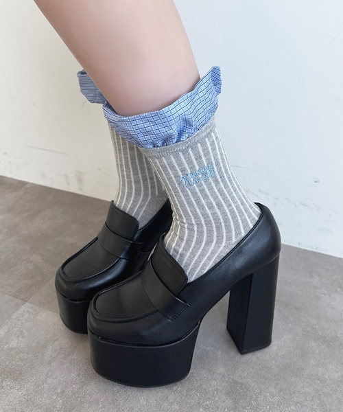 apres jour（アプレジュール）の「【apres jour×ARIAZ】フリル刺繍ソックス（ソックス/靴下・レディース・ホワイト/チャコールグレー/グレー/ブラック・FREE）」の4枚目の写真