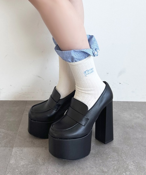 apres jour（アプレジュール）の「【apres jour×ARIAZ】フリル刺繍ソックス（ソックス/靴下・レディース・ホワイト/チャコールグレー/グレー/ブラック・FREE）」の2枚目の写真