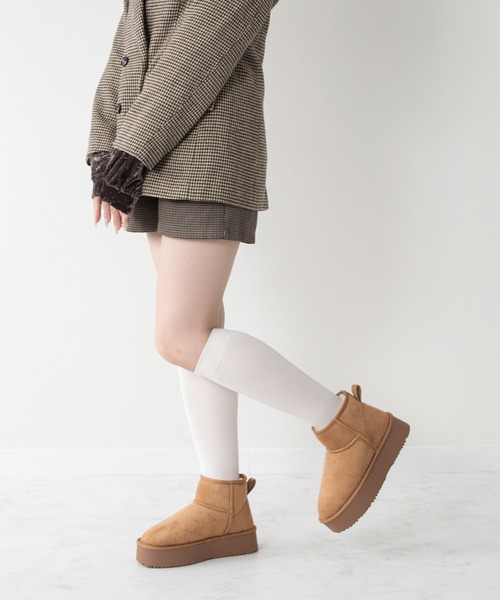 Bridget Birkin(ブリジットバーキン)の「【Bridget Birkin】スエード調ムートンブーツ(553037)(ブーツ・レディース・ブラック系その他/キャメル/ベージュ系その他・LL/L/S/M)」の14枚目の写真