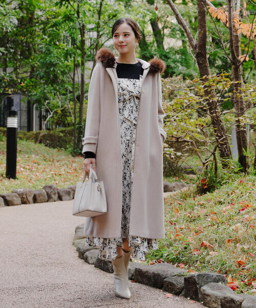 PROPORTION BODY DRESSING(プロポーションボディドレッシング)の「モッサフードフェイクファーロングコート / 1215252102(ステンカラーコート・レディース・ブラック/ベージュ/ダークグレー・MEDIUM/P/S/SMALL)」の11枚目の写真