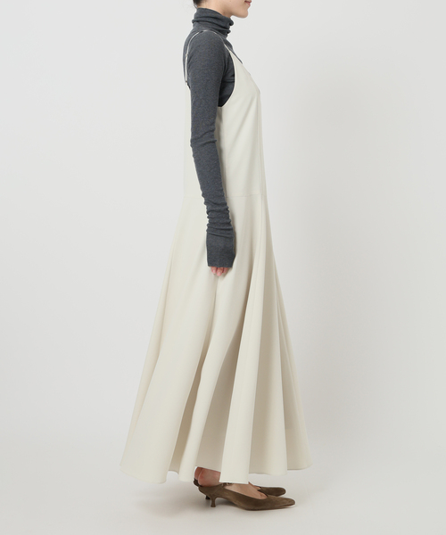 Noble(ノーブル)の「ロー切り替えフレアワンピース(ワンピース・レディース・ネイビー/アイボリー・38/36)」の14枚目の写真