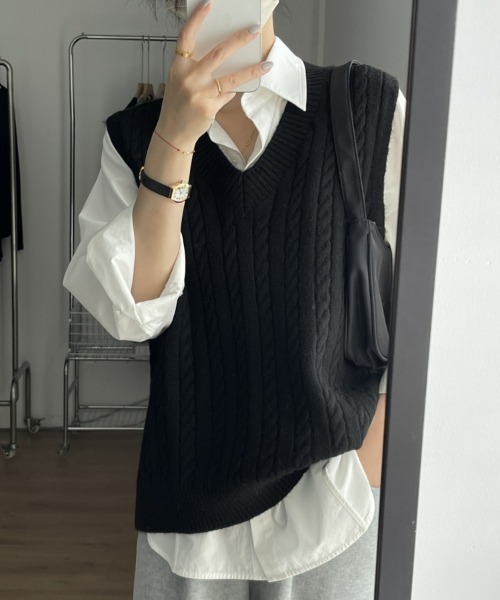 SEU(エスイーユー)の「今日のシーンにもぴったりフィット。ケーブル編み Vネック ゆったり ニットベスト ベストジレ オフィスカジュアル きれいめカジュアル レディース 韓国(ベスト・レディース・ベージュ/ブラック/アイボリー/グレー・フリー)」の5枚目の写真