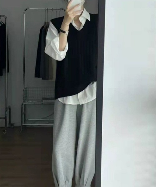 SEU(エスイーユー)の「今日のシーンにもぴったりフィット。ケーブル編み Vネック ゆったり ニットベスト ベストジレ オフィスカジュアル きれいめカジュアル レディース 韓国(ベスト・レディース・ベージュ/ブラック/アイボリー/グレー・フリー)」の8枚目の写真