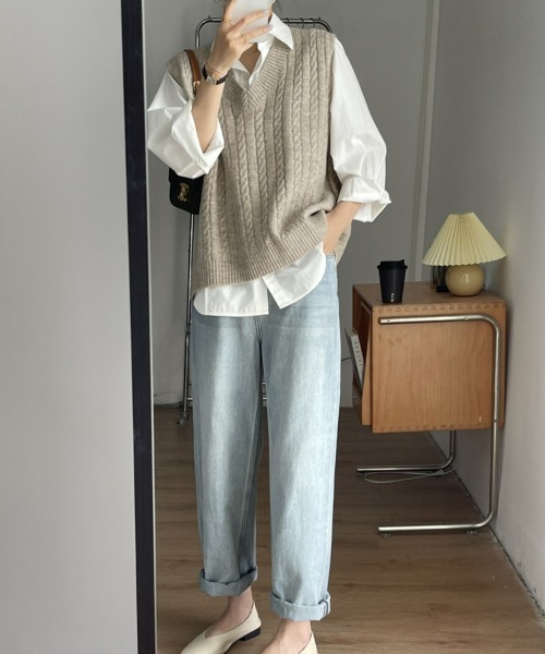 SEU(エスイーユー)の「今日のシーンにもぴったりフィット。ケーブル編み Vネック ゆったり ニットベスト ベストジレ オフィスカジュアル きれいめカジュアル レディース 韓国(ベスト・レディース・ベージュ/ブラック/アイボリー/グレー・フリー)」の12枚目の写真