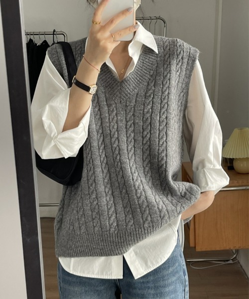 SEU(エスイーユー)の「今日のシーンにもぴったりフィット。ケーブル編み Vネック ゆったり ニットベスト ベストジレ オフィスカジュアル きれいめカジュアル レディース 韓国(ベスト・レディース・ベージュ/ブラック/アイボリー/グレー・フリー)」の14枚目の写真