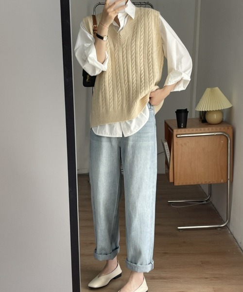 SEU(エスイーユー)の「今日のシーンにもぴったりフィット。ケーブル編み Vネック ゆったり ニットベスト ベストジレ オフィスカジュアル きれいめカジュアル レディース 韓国(ベスト・レディース・ベージュ/ブラック/アイボリー/グレー・フリー)」の20枚目の写真