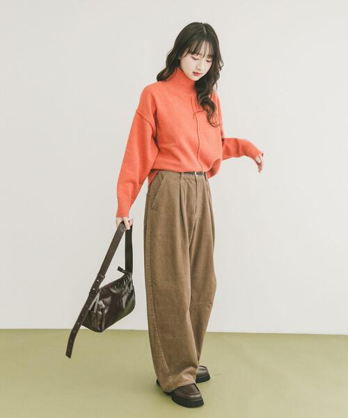 ITEMS URBANRESEARCH（アイテムズ アーバンリサーチ）の「『洗濯可/毛玉防止』ハイネックワイドニット（ニット/セーター・レディース・ホワイト系その他/グリーン/ブラウン/グレー/オフホワイト/オレンジ・FREE）」の19枚目の写真
