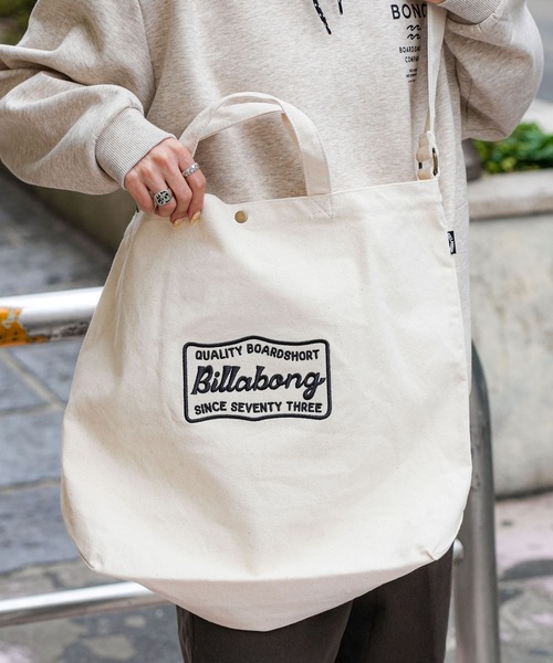 BILLABONG(ビラボン)の「BILLABONG メンズ SHOULDER TOTE BAG ショルダーバッグ 【2025年秋冬モデル】/ビラボンロゴ2WAYショルダートートバック(トートバッグ・メンズ・ブラック/オフホワイト・FREE)」の1枚目の写真