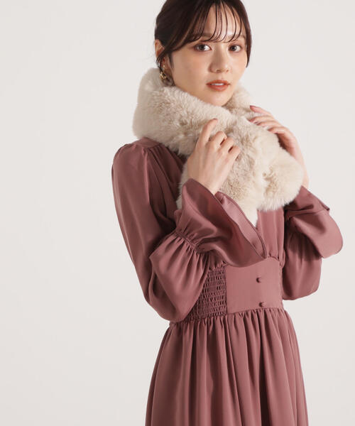 EDIT COLOGNE(エディットコロン)の「フェイクファーティペット(ストール/ショール・レディース・ダークグレー/ベージュ/ブラウン・フリ-)」の5枚目の写真