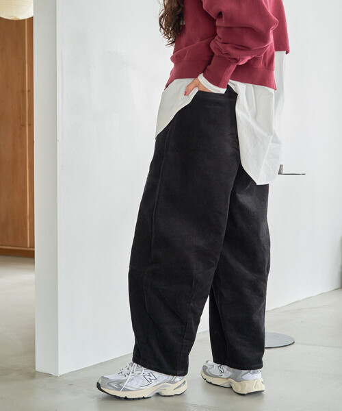 FREAK'S STORE（フリークスストア）の「＜新色追加＞コーデュロイバルーンパンツ/カーブパンツ（その他パンツ・レディース・オフホワイト/ブラック/ブラウン/ピンク/ベージュ・SMALL/MEDIUM）」の22枚目の写真