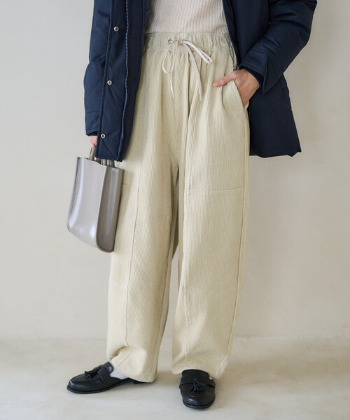 FREAK'S STORE（フリークスストア）の「＜新色追加＞コーデュロイバルーンパンツ/カーブパンツ（その他パンツ・レディース・オフホワイト/ブラック/ブラウン/ピンク/ベージュ・SMALL/MEDIUM）」の17枚目の写真