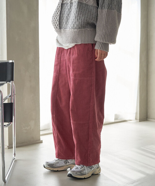 FREAK'S STORE（フリークスストア）の「＜新色追加＞コーデュロイバルーンパンツ/カーブパンツ（その他パンツ・レディース・オフホワイト/ブラック/ブラウン/ピンク/ベージュ・SMALL/MEDIUM）」の13枚目の写真