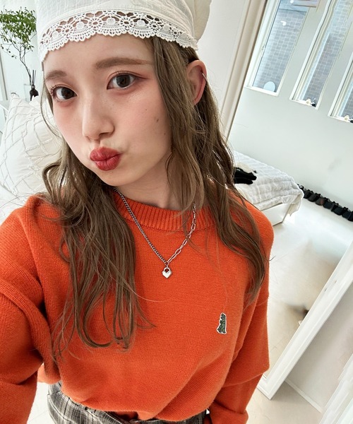 DOUBLE NAME（ダブルネーム）の「【m:rex】ミニ恐竜ワッペンもちもちニットプルオーバー（ニット/セーター・レディース・オレンジ/オフホワイト/ブルー・FREE）」の11枚目の写真