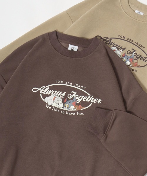 Tom&Jerry(トムアンドジェリー)の「Tom and Jerry/トムとジェリー オーバーサイズ 裏起毛 カレッジロゴ アップリケ刺繍 スウェットトレーナー(スウェット・レディース・アイボリー/ブラック/ベージュ/オレンジ/アッシュグレー/ブルー/ワイン/ブラウン・L/M)」の4枚目の写真