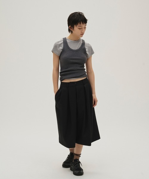 TODAYFUL（トゥデイフル）の「Useful Seamless Rib Tanktop（タンクトップ・レディース・チャコールグレー/ホワイト/ダークブラウン・FREE）」の4枚目の写真