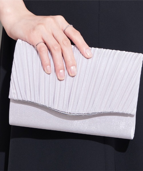 Cupid Heart（キューピッドハート）の「【Cupid Heart】結婚式用！ラメプリーツサテンクラッチバッグ（クラッチバッグ・レディース・ブラック/シルバー/ベージュ・MEDIUM）」の12枚目の写真