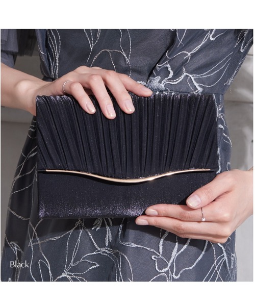 Cupid Heart（キューピッドハート）の「【Cupid Heart】結婚式用！ラメプリーツサテンクラッチバッグ（クラッチバッグ・レディース・ブラック/シルバー/ベージュ・MEDIUM）」の14枚目の写真