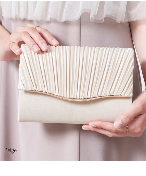 Cupid Heart（キューピッドハート）の「【Cupid Heart】結婚式用！ラメプリーツサテンクラッチバッグ（クラッチバッグ・レディース・ブラック/シルバー/ベージュ・MEDIUM）」の7枚目の写真