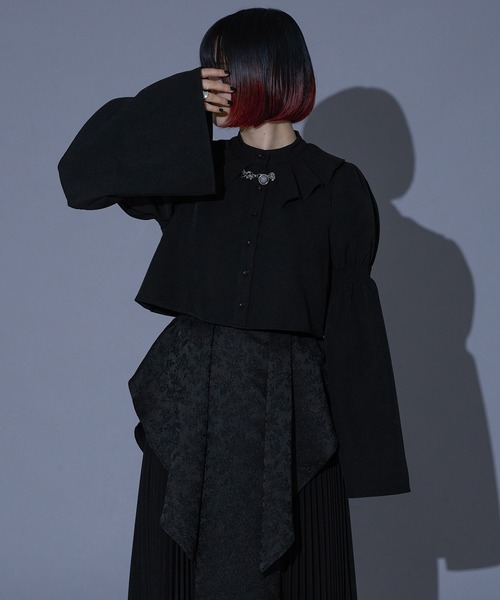 Ellno de Mavie(エルノデメヴィ)の「【mihoコラボ】シャーリングフレアスリーブブラウス/setup対応(シャツ/ブラウス・レディース・ブラック/ボルドー・FREE)」の2枚目の写真