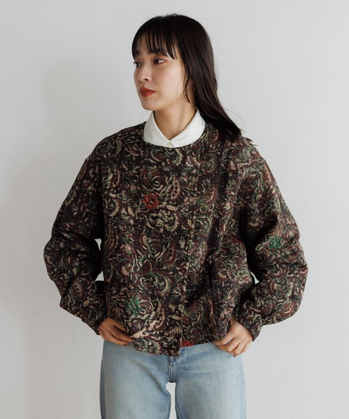 AMERICAN RAG CIE（アメリカンラグシー）の「LEIN Kanthaブロックプリントダブルジャケット（ノーカラージャケット・レディース・ブラウン/ピンク・FREE）」の4枚目の写真