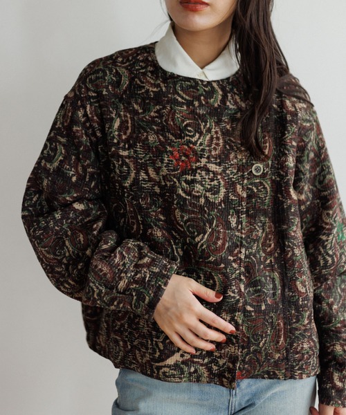 AMERICAN RAG CIE（アメリカンラグシー）の「LEIN Kanthaブロックプリントダブルジャケット（ノーカラージャケット・レディース・ブラウン/ピンク・FREE）」の9枚目の写真