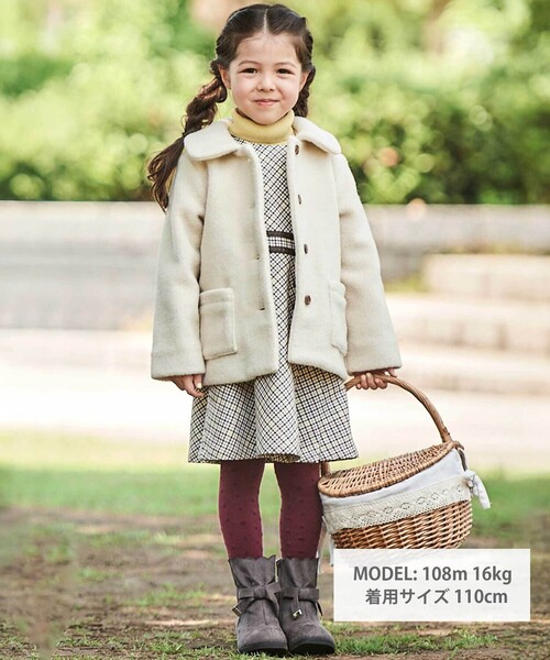 BeBe（ベベ）の「丸襟ボアショートコート（ステンカラーコート・キッズ・オフホワイト/ブルー・150cm/140cm/100cm/120cm/110cm/130cm）」の7枚目の写真