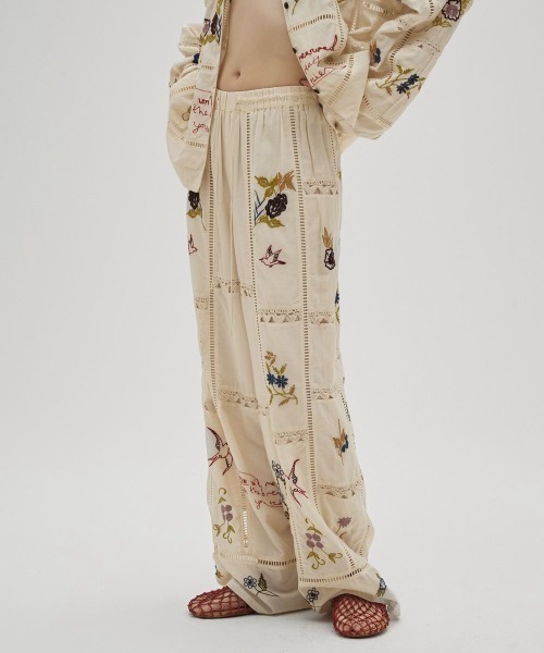 TODAYFUL（トゥデイフル）の「TODAYFUL　Embroidery Patchwork Trousers エンブロイダリーパッチワークトラウザーズ/12610719（その他パンツ・レディース・キナリ/バーガンディー・36）」の2枚目の写真