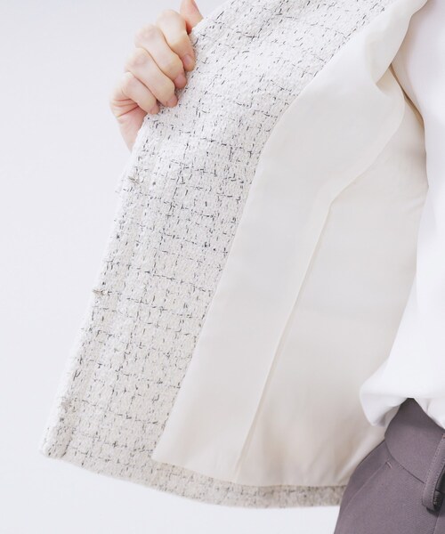 index（インデックス）の「≪通勤・セレモニー/セットアップ対応≫ノーカラーツイードジャケット【洗濯機OK】（ノーカラージャケット・レディース・ブラック系4/ホワイト系7/ネイビー・42/40/38/36）」の20枚目の写真