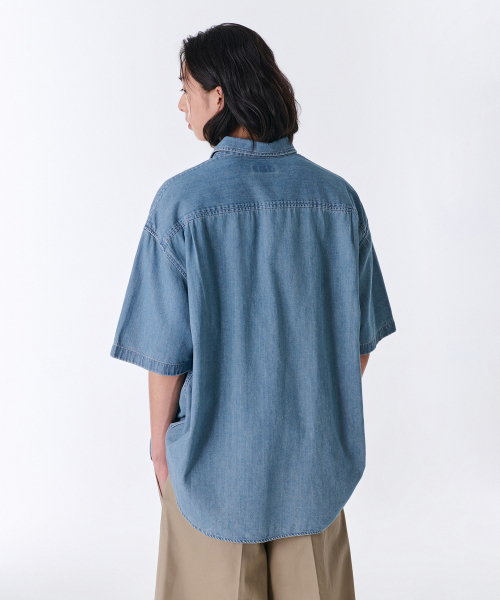 MUSINSA STANDARD（ムシンサスタンダード）の「オーバーサイズ半袖デニムシャツ[ライトインディゴ]（シャツ/ブラウス・メンズ・その他・SMALL/MEDIUM/LARGE/X-LARGE/XX-LARGE）」の3枚目の写真