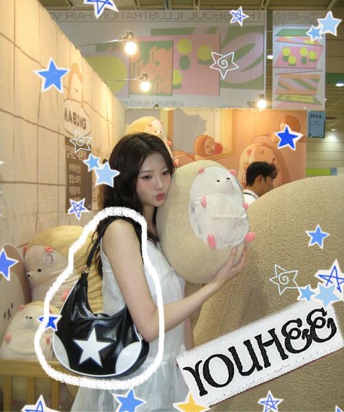 YOUHEE(ユヒ)の「STAR LEATHER HOBO BAG BLACK(ショルダーバッグ・レディース・その他・FREE)」の11枚目の写真