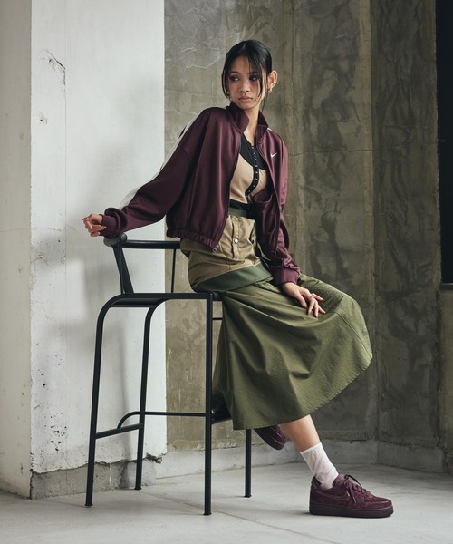 NIKE（ナイキ）の「ナイキ スポーツウェア ウィメンズ トラックジャケット / Nike Sportswear Women's Track Jacket IM7445-652 Burgundy Crush（ブルゾン・レディース・バーガンディー・S/XS/L/M/XL）」の7枚目の写真