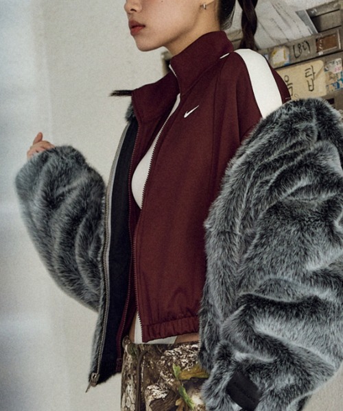 NIKE（ナイキ）の「ナイキ スポーツウェア ウィメンズ トラックジャケット / Nike Sportswear Women's Track Jacket IM7445-652 Burgundy Crush（ブルゾン・レディース・バーガンディー・S/XS/L/M/XL）」の15枚目の写真